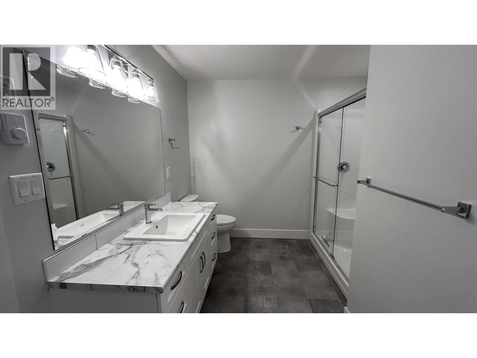 13 105 Forest Ridge Road, 100 Mile House, BC - Indoor Photo Showing Bathroom
