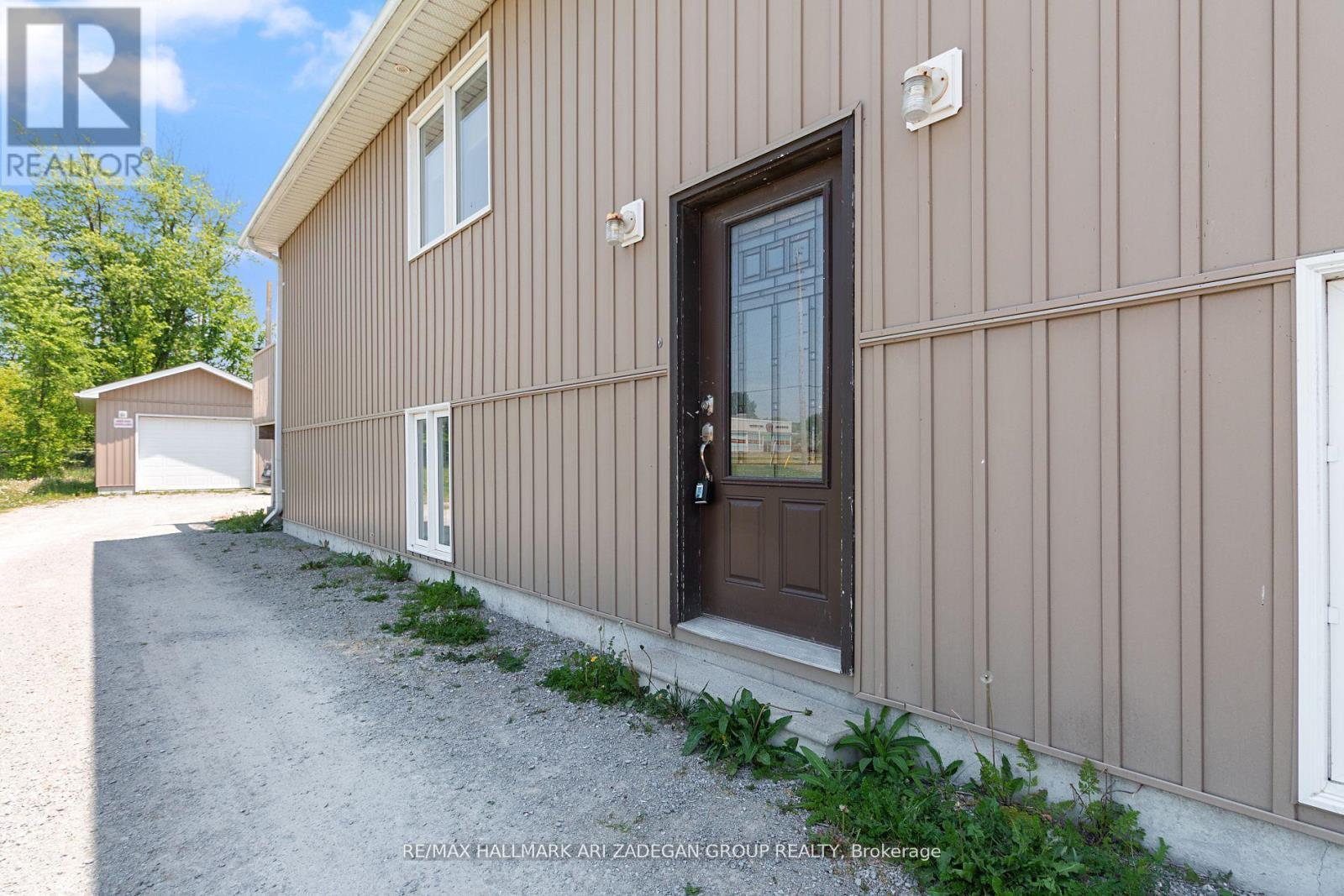B - 177 The Queensway S, Georgina, ON - Outdoor With Exterior