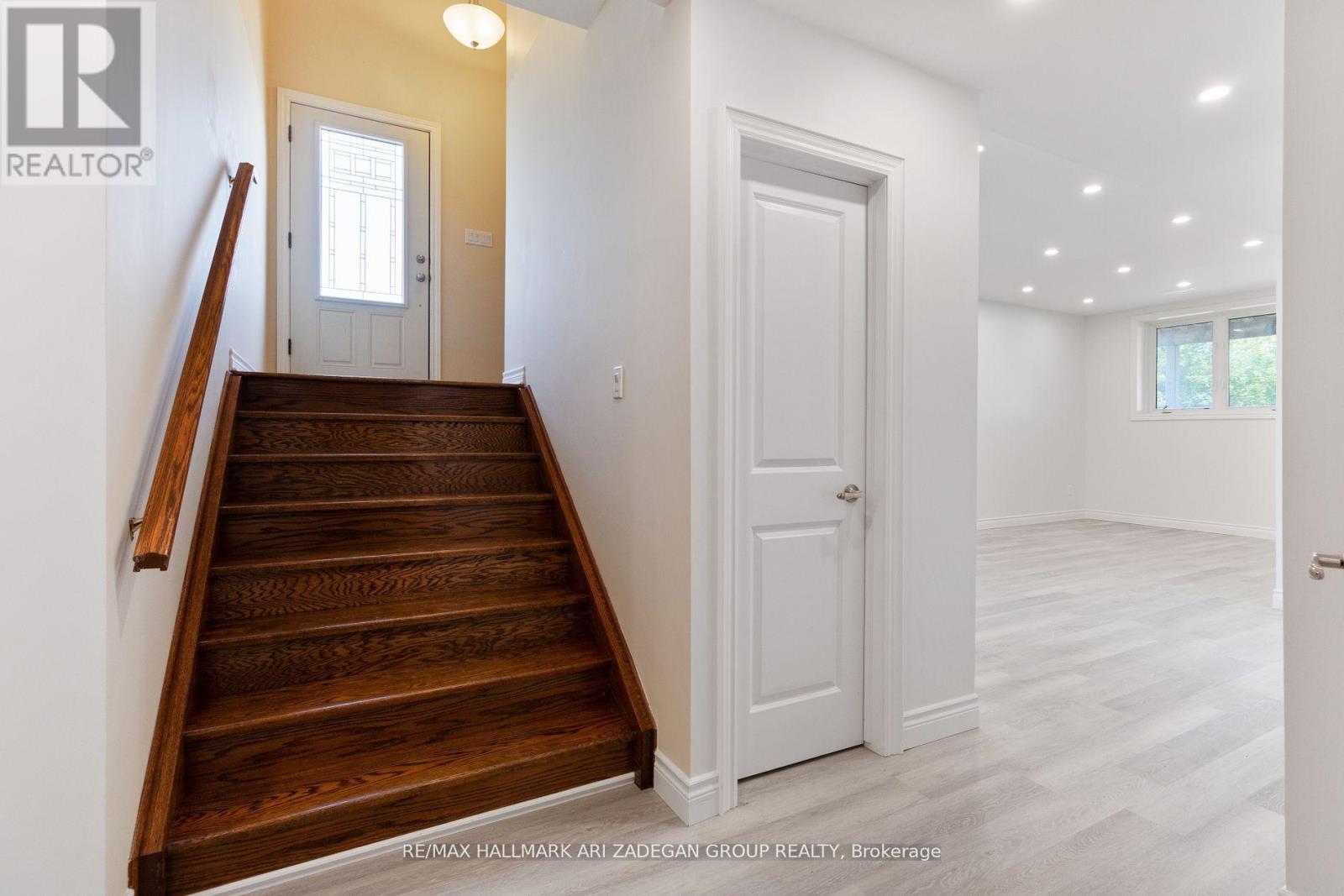 B - 177 The Queensway S, Georgina, ON - Indoor Photo Showing Other Room