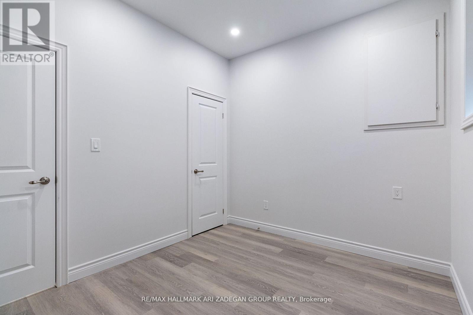 B - 177 The Queensway S, Georgina, ON - Indoor Photo Showing Other Room