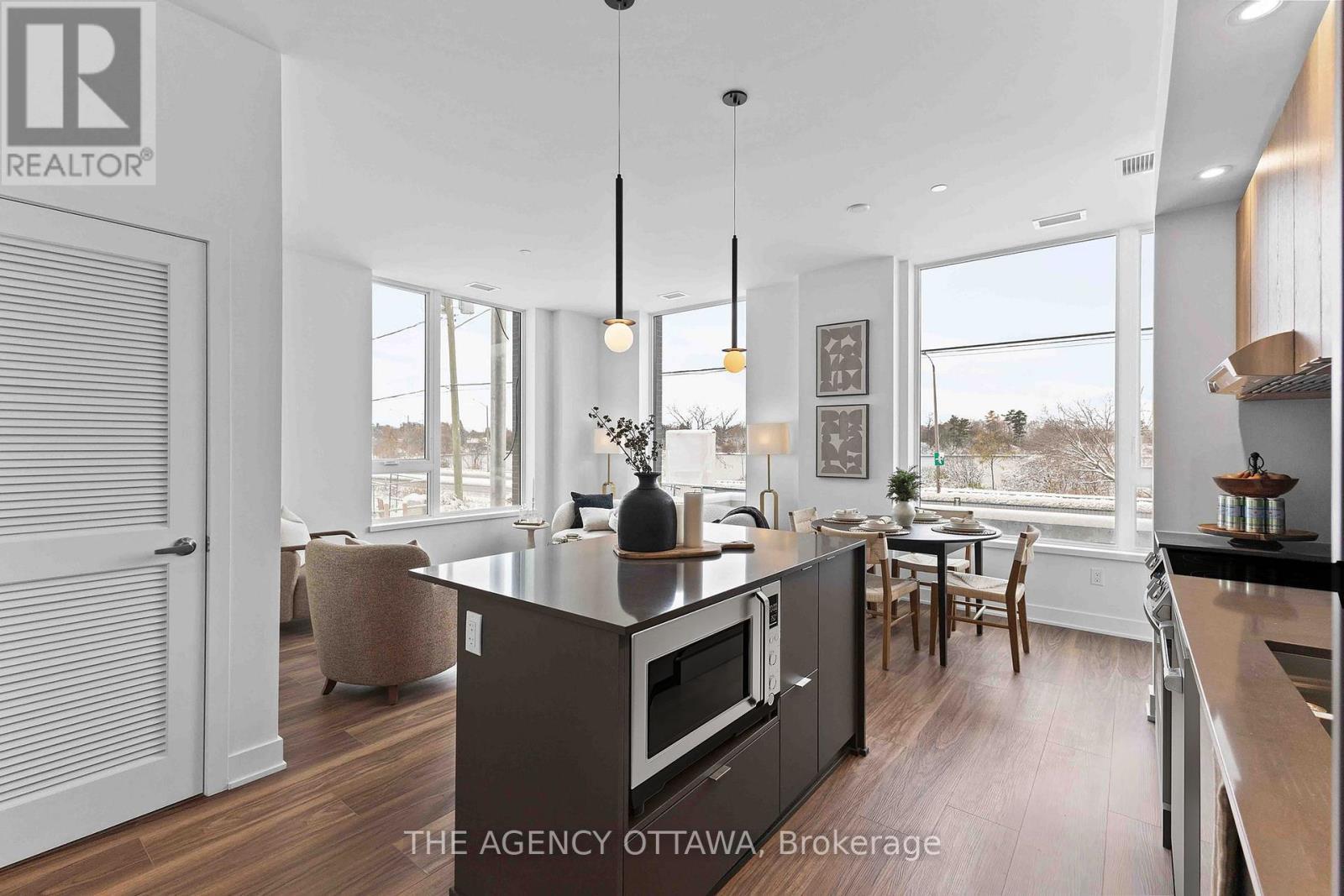 211 - 3071 Riverside Drive, Ottawa, ON - Indoor Photo Showing Other Room