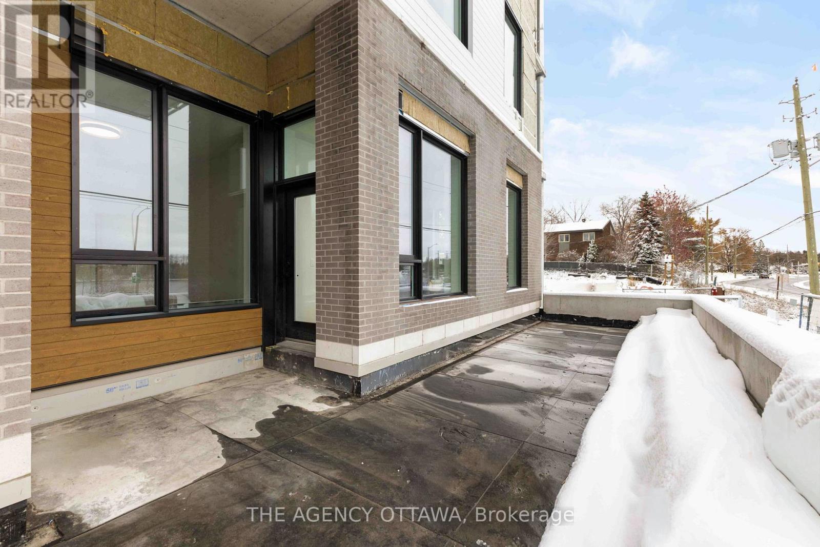 211 - 3071 Riverside Drive, Ottawa, ON - Outdoor With Exterior