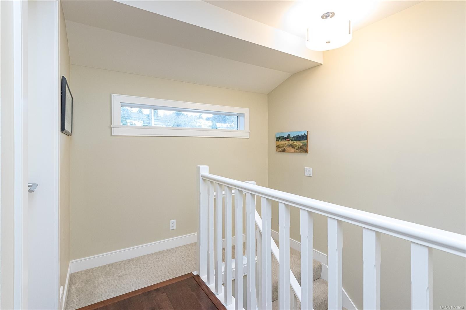 1054 Colville Rd, Esquimalt, BC - Indoor Photo Showing Other Room