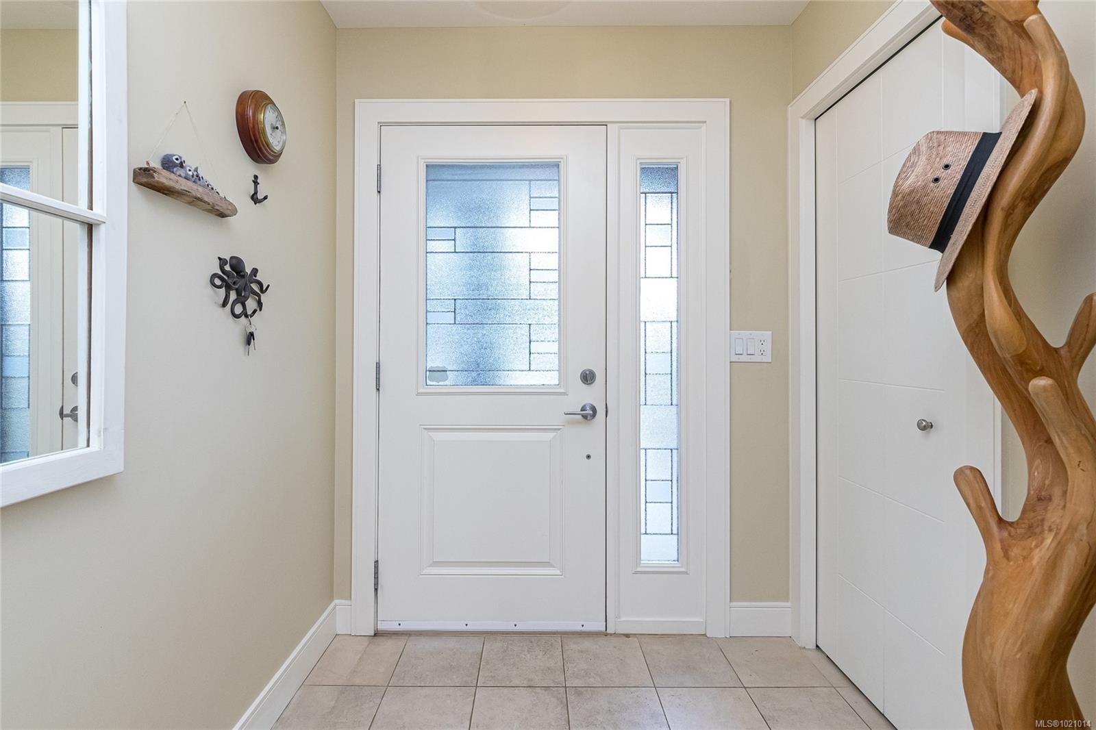 1054 Colville Rd, Esquimalt, BC - Indoor Photo Showing Other Room