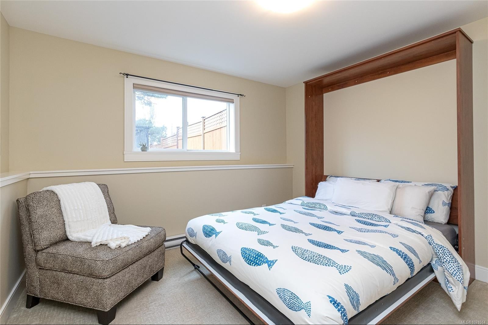 1054 Colville Rd, Esquimalt, BC - Indoor Photo Showing Bedroom