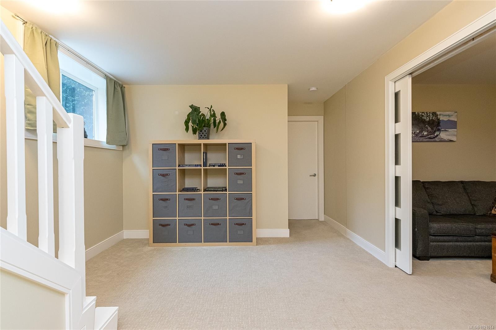 1054 Colville Rd, Esquimalt, BC - Indoor Photo Showing Other Room