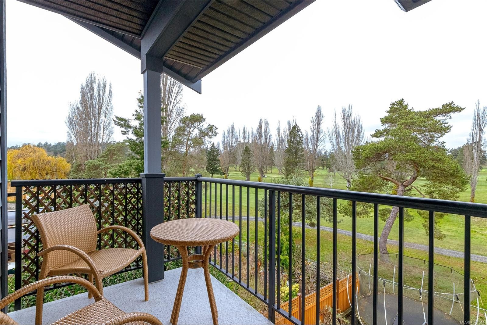 1054 Colville Rd, Esquimalt, BC - Outdoor With Balcony With Exterior