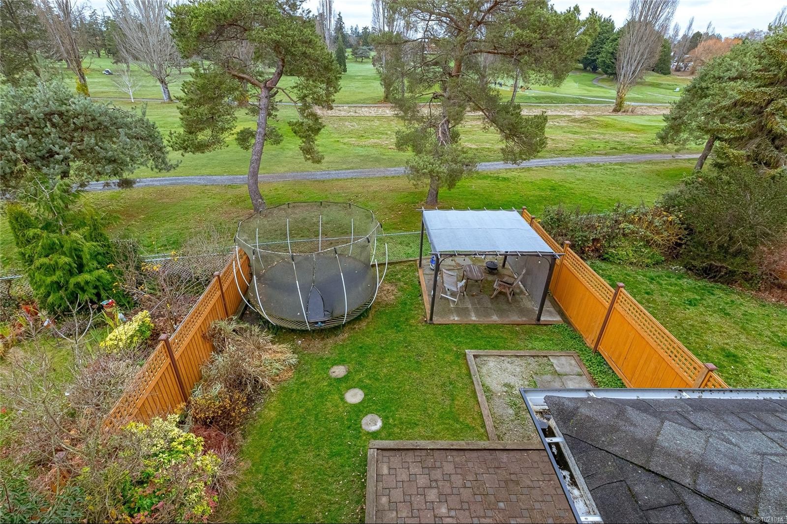 1054 Colville Rd, Esquimalt, BC - Outdoor