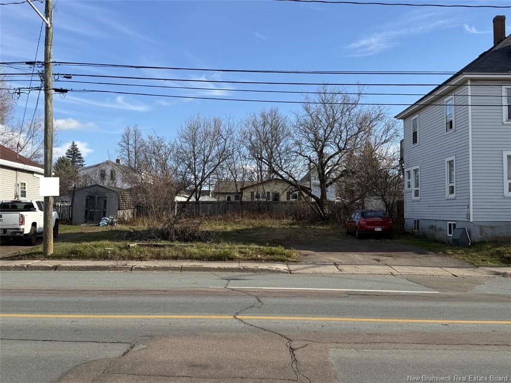 15 Sixth St, Moncton, NB