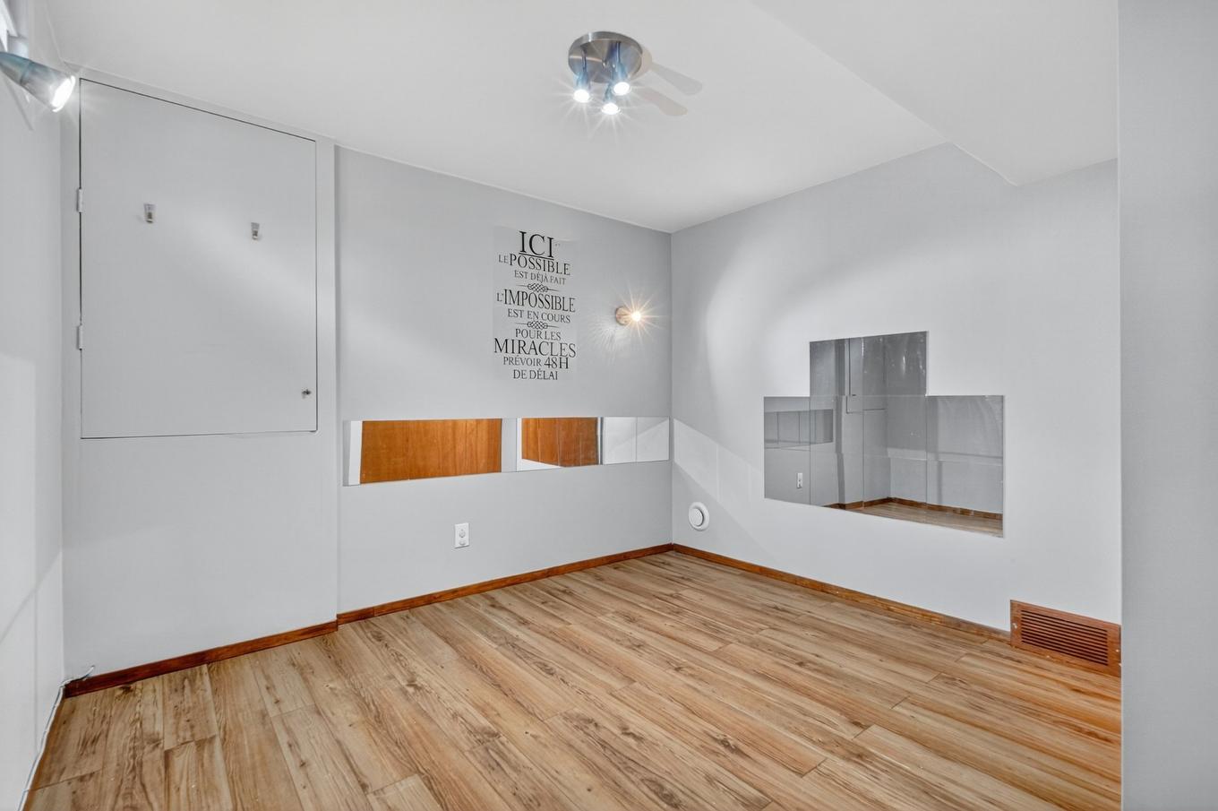 Bedroom - 3190 Place Byzance, Brossard, QC - Indoor Photo Showing Other Room