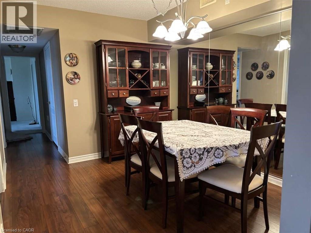 600 Silverbirch Boulevard Unit# 308, Mount Hope, ON - Indoor Photo Showing Dining Room