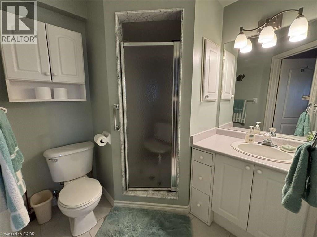 600 Silverbirch Boulevard Unit# 308, Mount Hope, ON - Indoor Photo Showing Bathroom