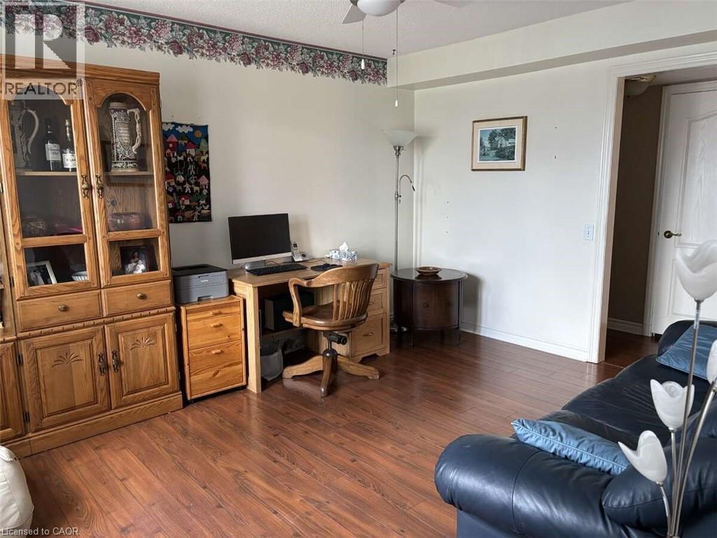 600 Silverbirch Boulevard Unit# 308, Mount Hope, ON - Indoor Photo Showing Office