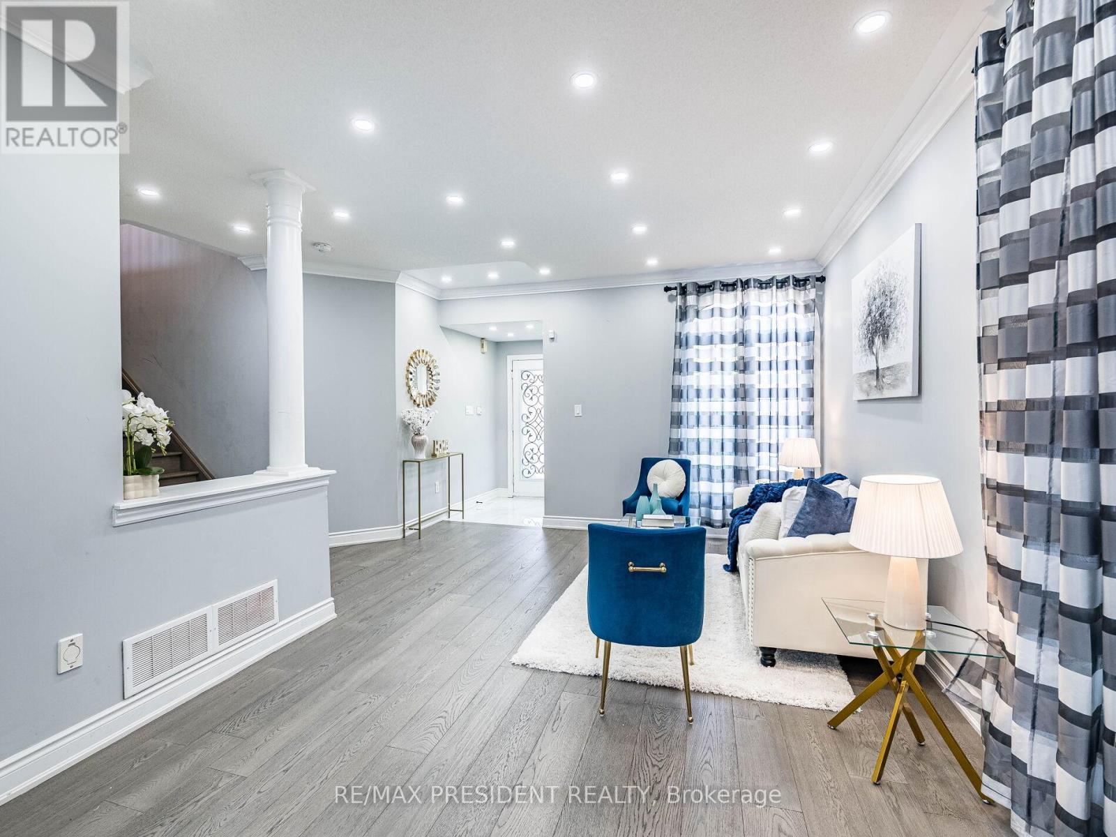 20 Monabelle Crescent, Brampton, ON - Indoor