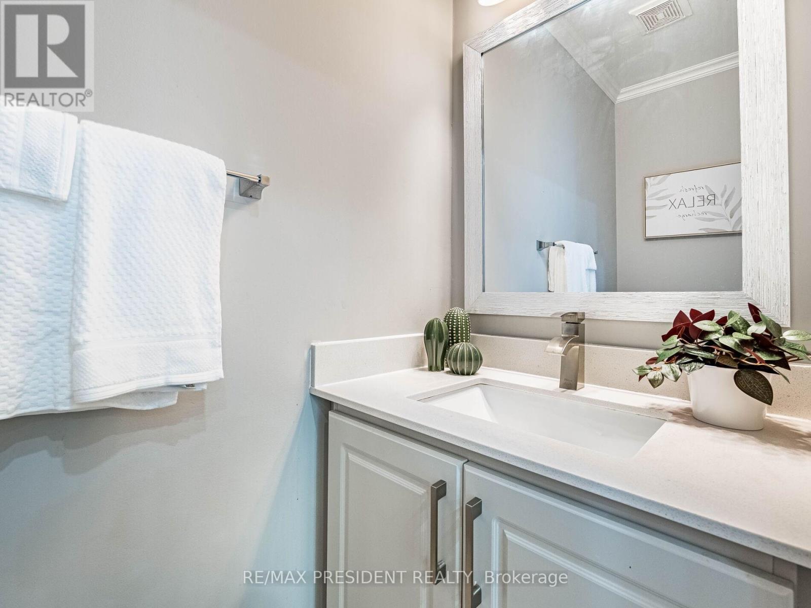 20 Monabelle Crescent, Brampton, ON - Indoor Photo Showing Bathroom