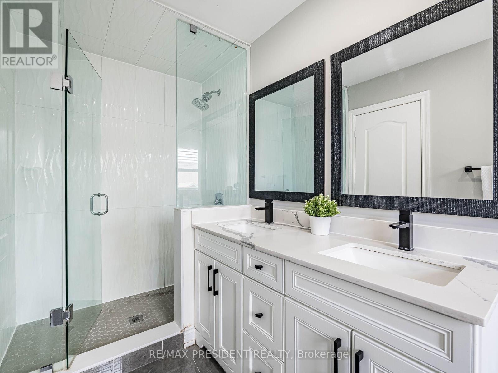 20 Monabelle Crescent, Brampton, ON - Indoor Photo Showing Bathroom
