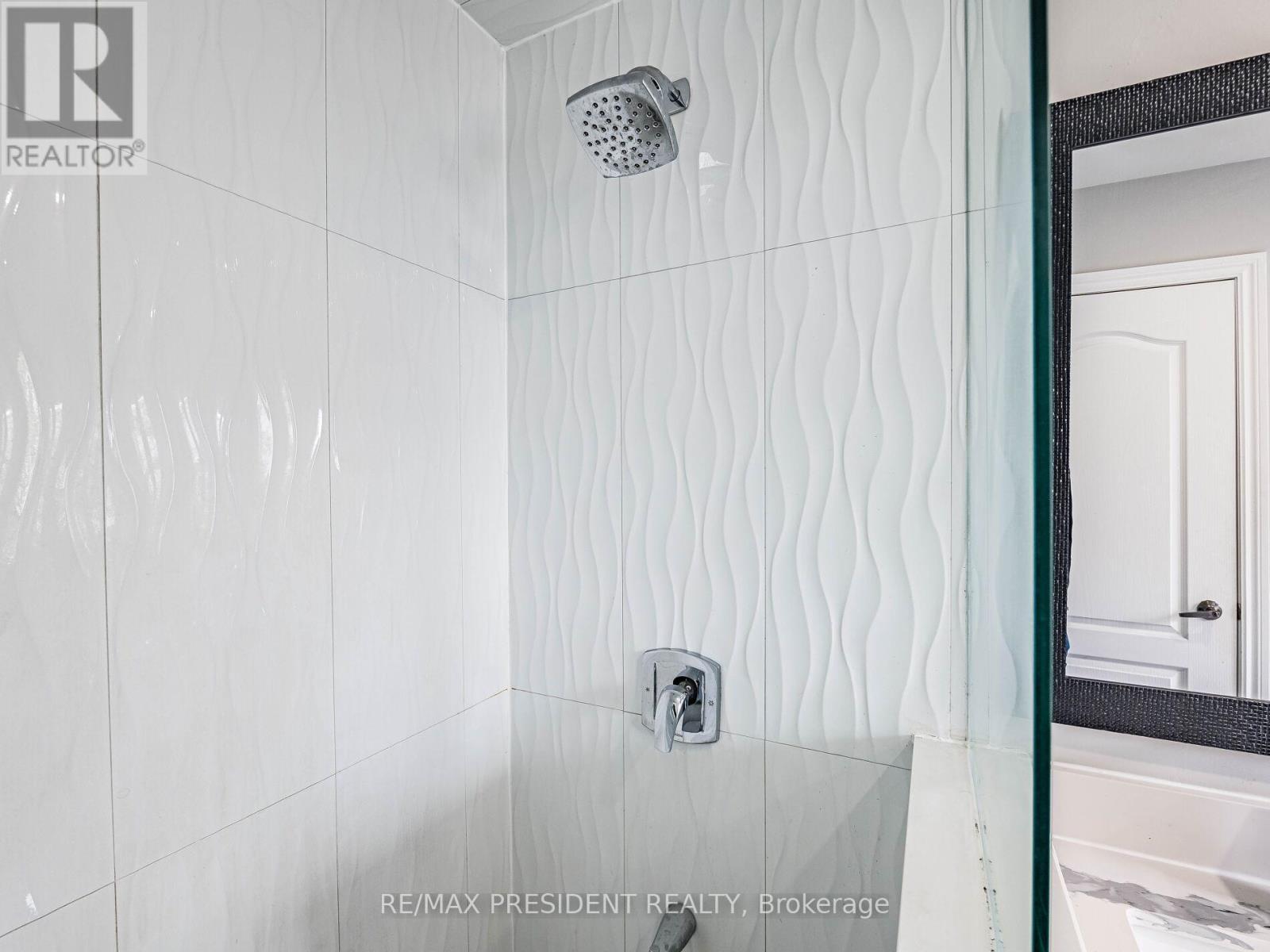 20 Monabelle Crescent, Brampton, ON - Indoor Photo Showing Bathroom