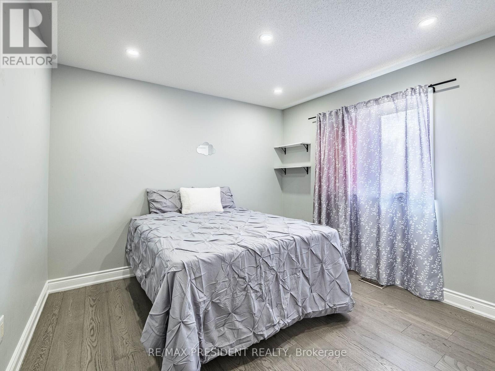 20 Monabelle Crescent, Brampton, ON - Indoor Photo Showing Bedroom