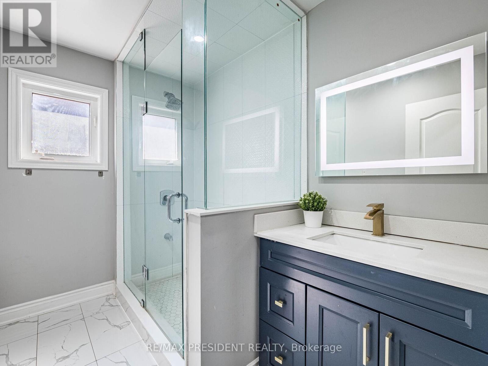 20 Monabelle Crescent, Brampton, ON - Indoor Photo Showing Bathroom