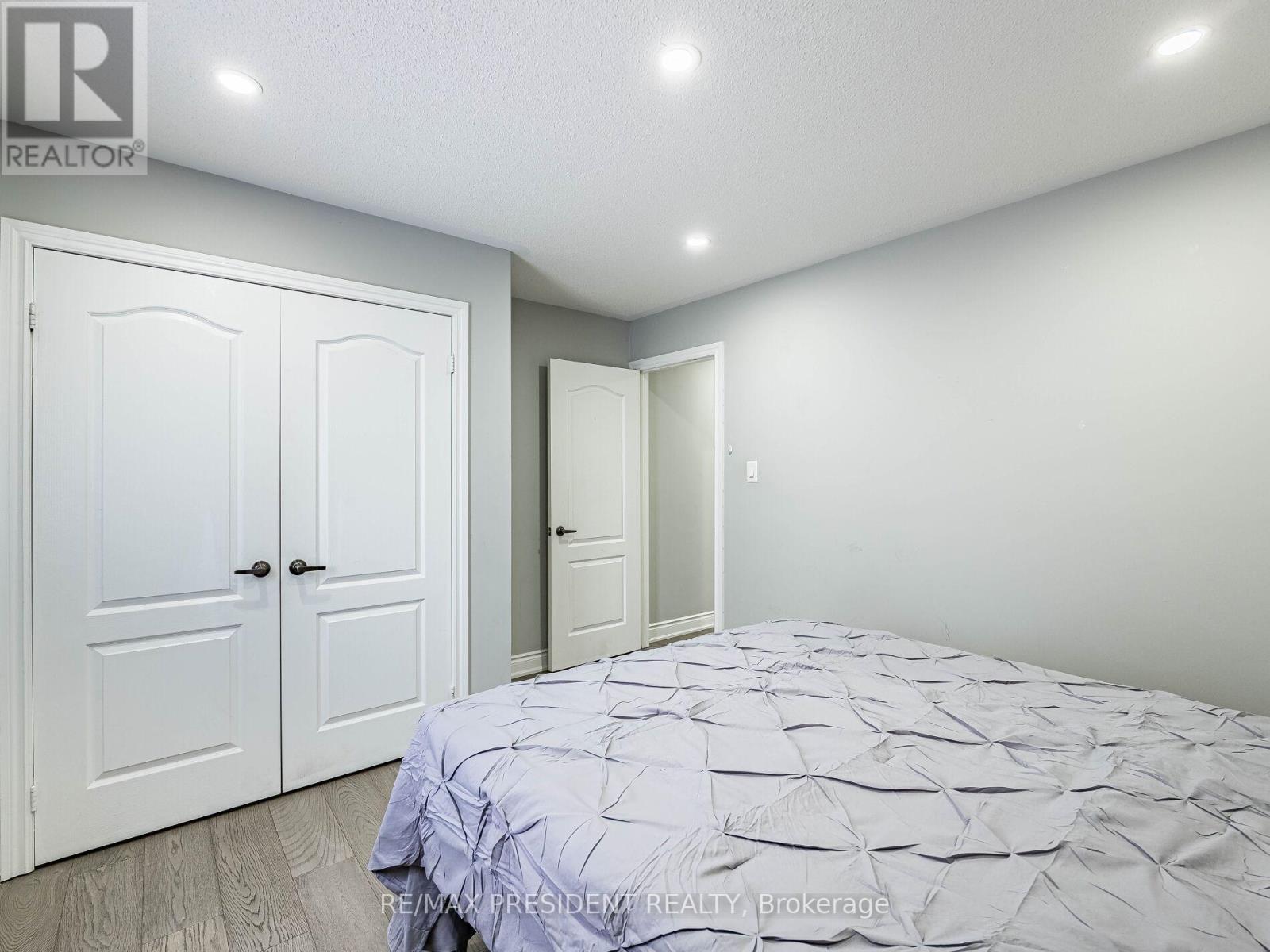 20 Monabelle Crescent, Brampton, ON - Indoor Photo Showing Bedroom