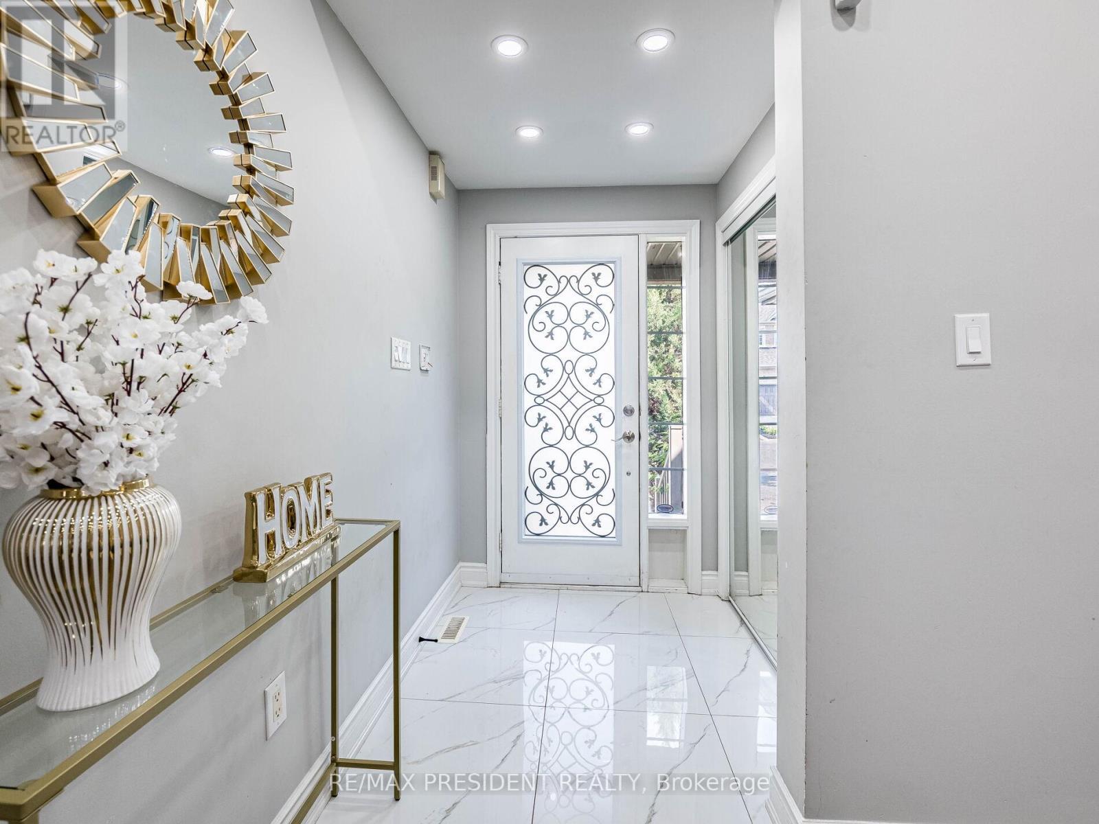 20 Monabelle Crescent, Brampton, ON - Indoor Photo Showing Other Room