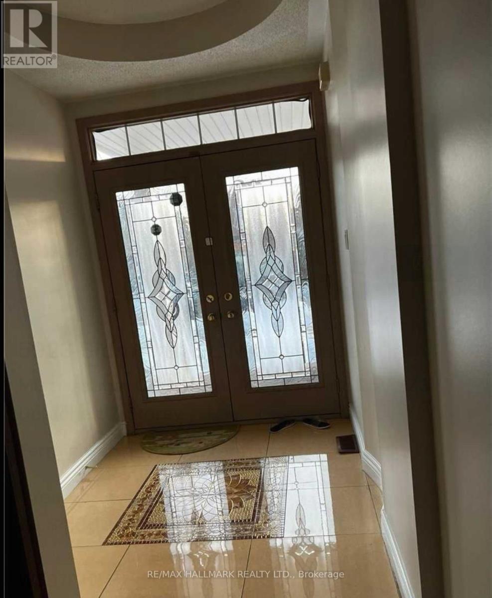 5923 Sidmouth Street, Mississauga, ON - Indoor Photo Showing Other Room