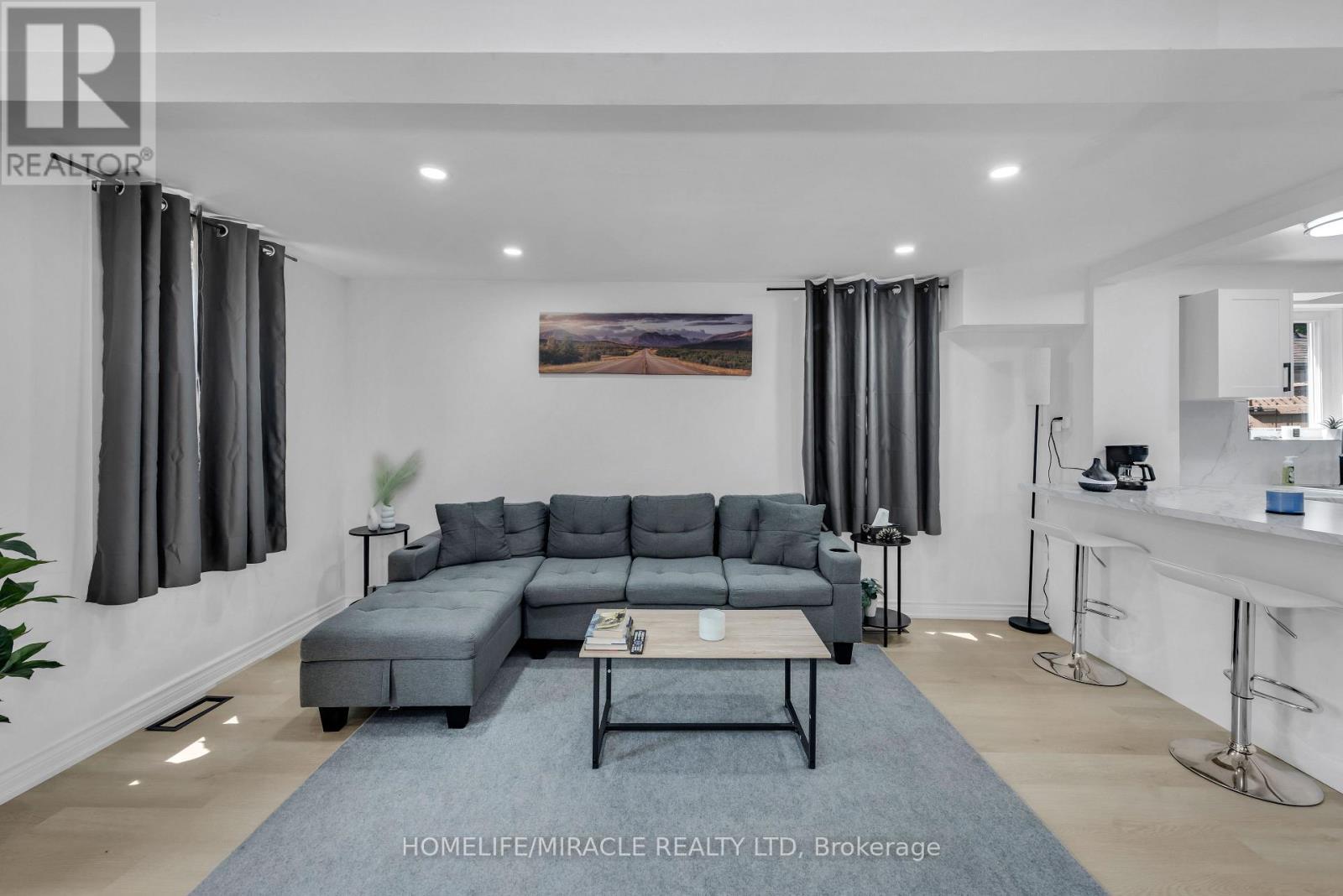 195 Randi Road, Mississauga, ON - Indoor