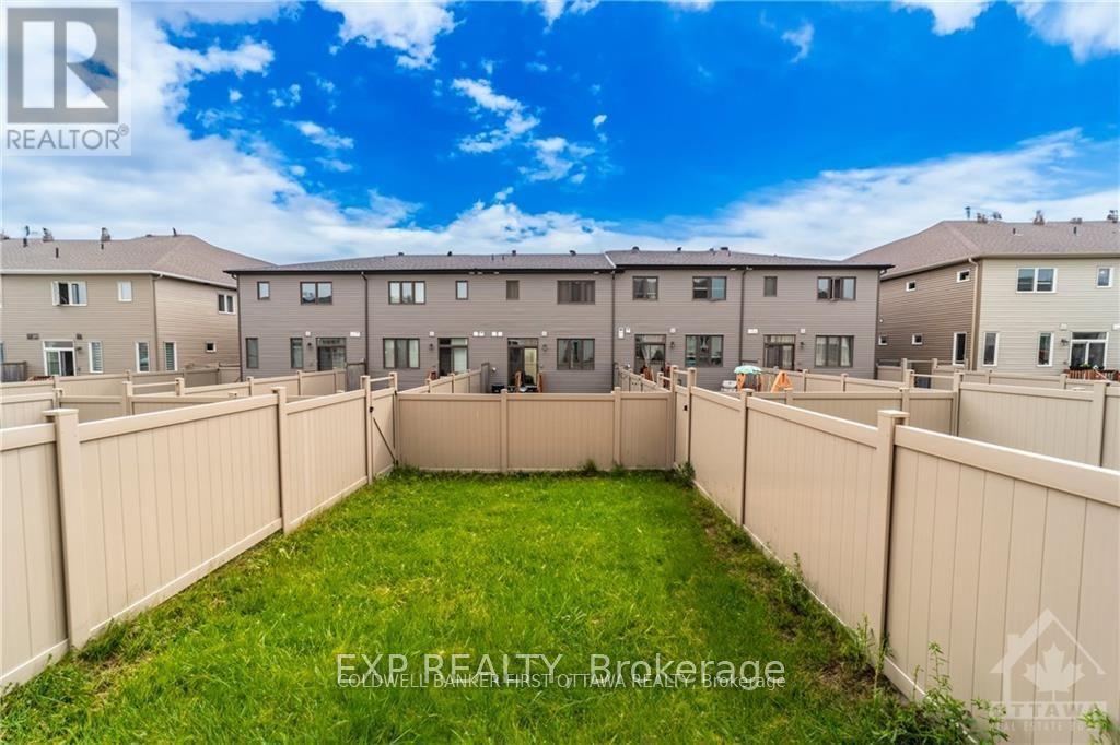 616 Geranium Walk, Ottawa, ON - Outdoor With Backyard