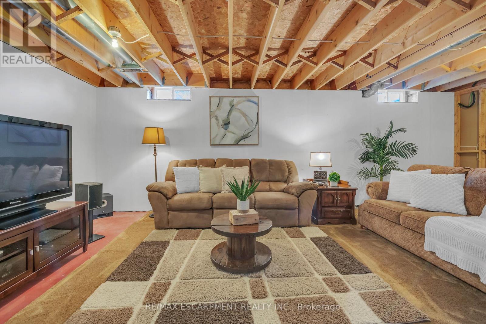 35 Highland Boulevard, Haldimand, ON - Indoor