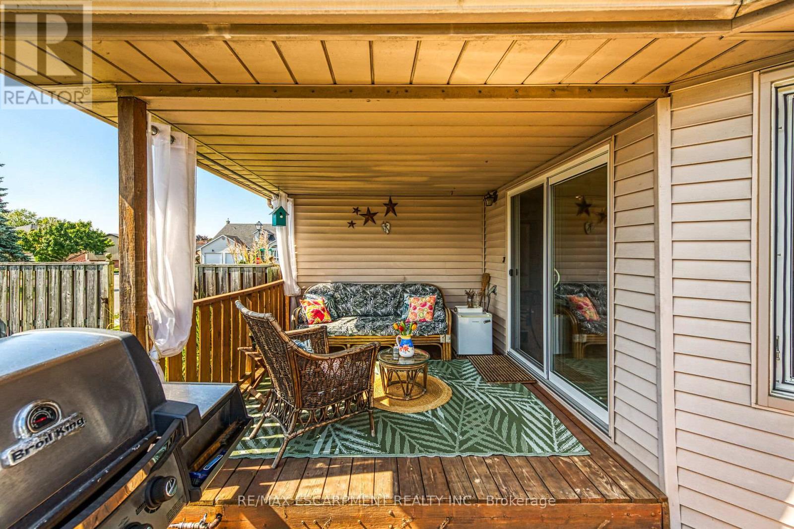 35 Highland Boulevard, Haldimand, ON - Outdoor With Deck Patio Veranda With Exterior
