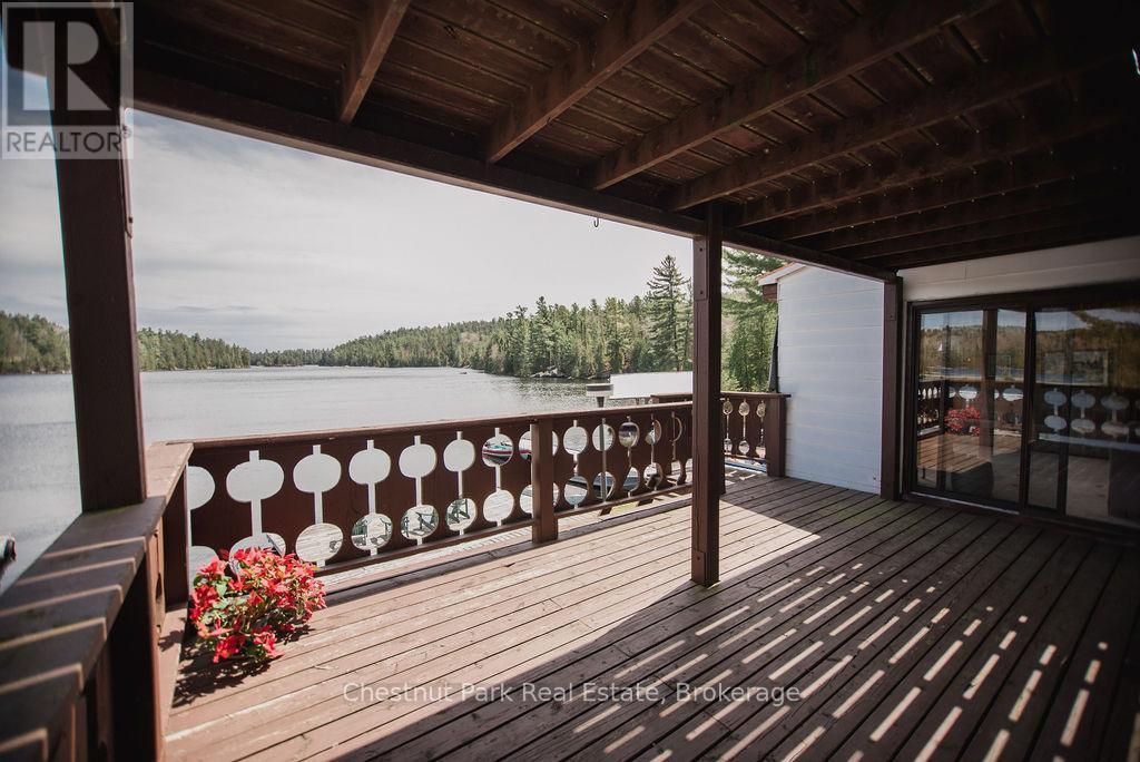 Deck off owner's suite - 51 Stevens Road, Temagami, ON