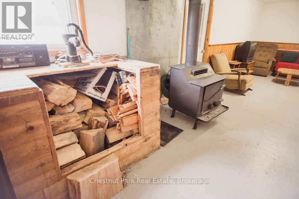 Walk out basement - 51 Stevens Road, Temagami, ON