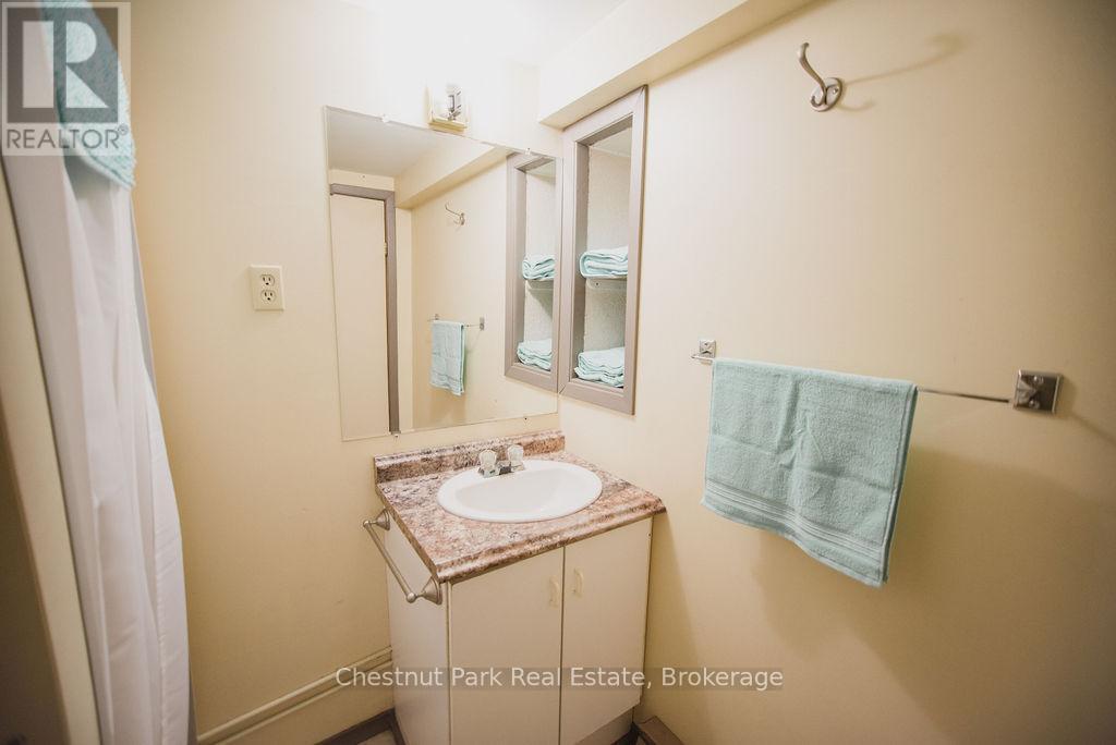 2 bedroom unit on Main floor of Motel Building - 51 Stevens Road, Temagami, ON