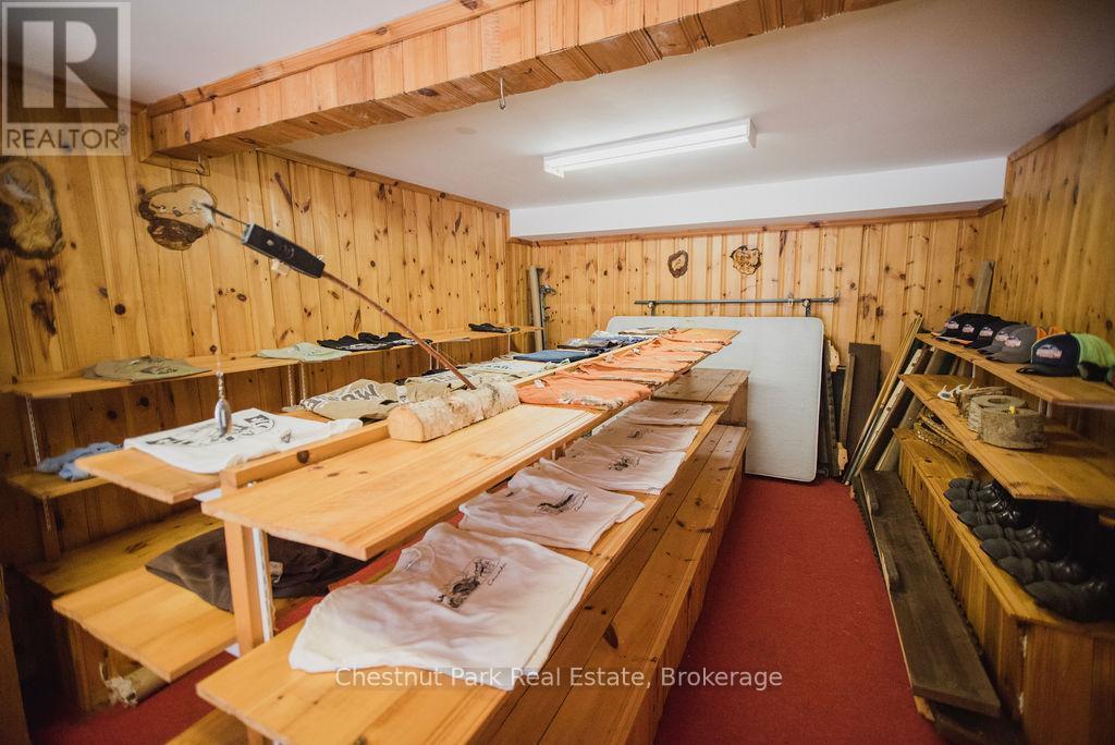 Gift Shop - 51 Stevens Road, Temagami, ON