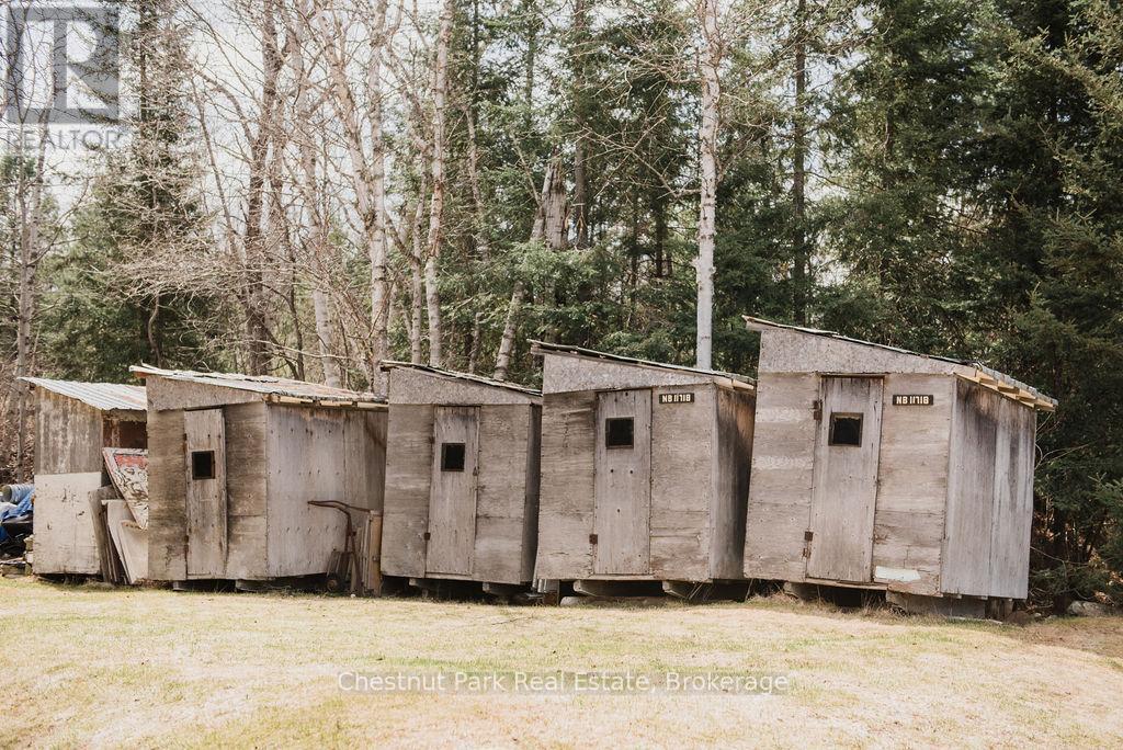 Ice Huts - 51 Stevens Road, Temagami, ON