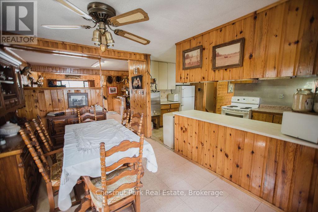Owner's suite - 51 Stevens Road, Temagami, ON