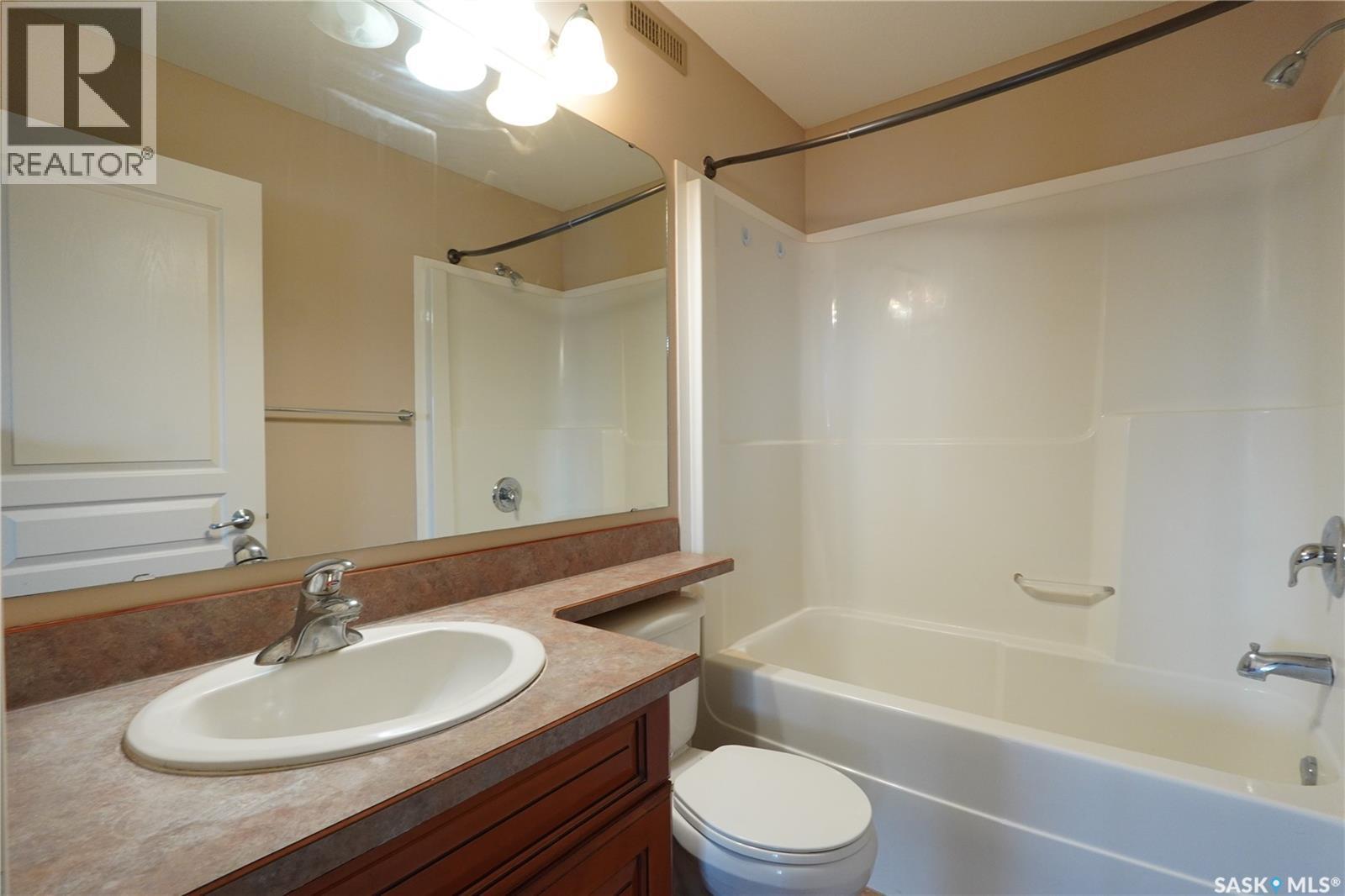 15 Christopher Place, White City, SK - Indoor Photo Showing Bathroom