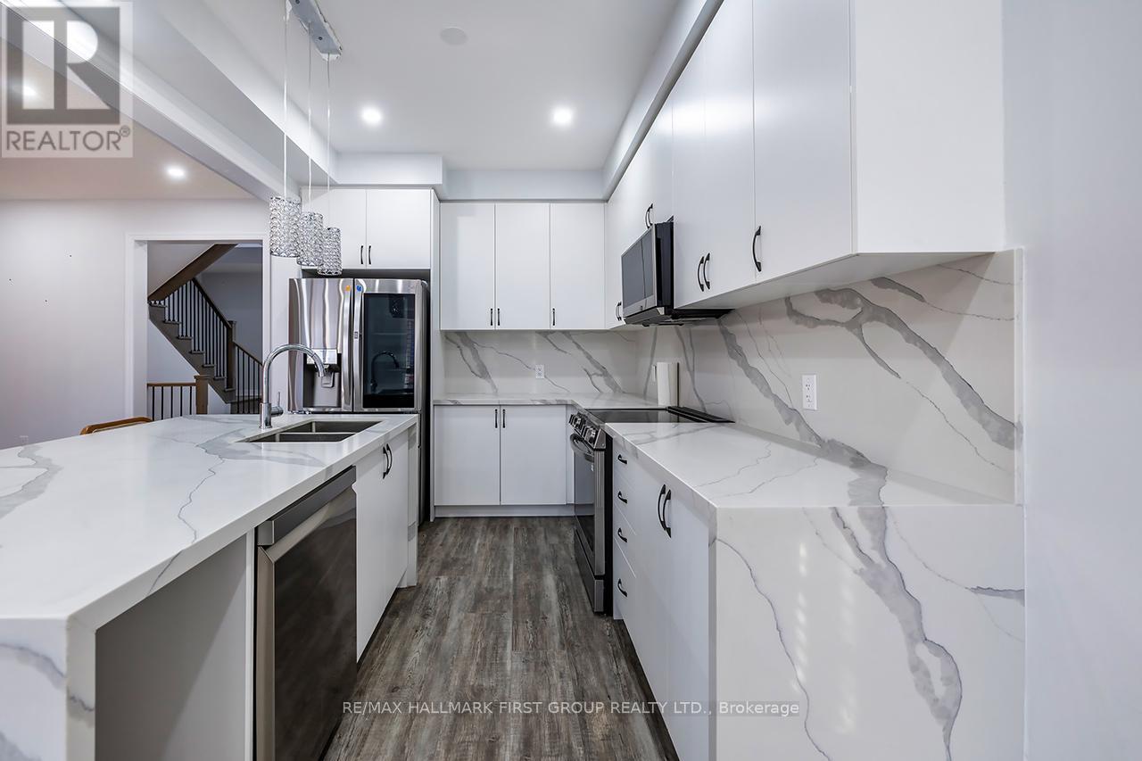 183 Flood Avenue, Clarington (Newcastle), ON - Indoor Photo Showing Kitchen With Double Sink