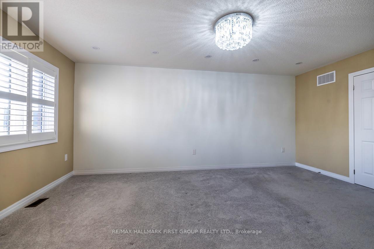 183 Flood Avenue, Clarington (Newcastle), ON - Indoor Photo Showing Other Room