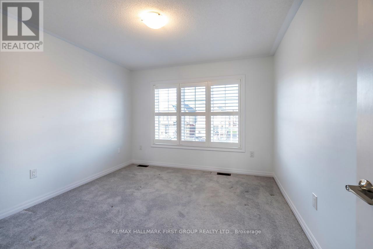 183 Flood Avenue, Clarington (Newcastle), ON - Indoor Photo Showing Other Room