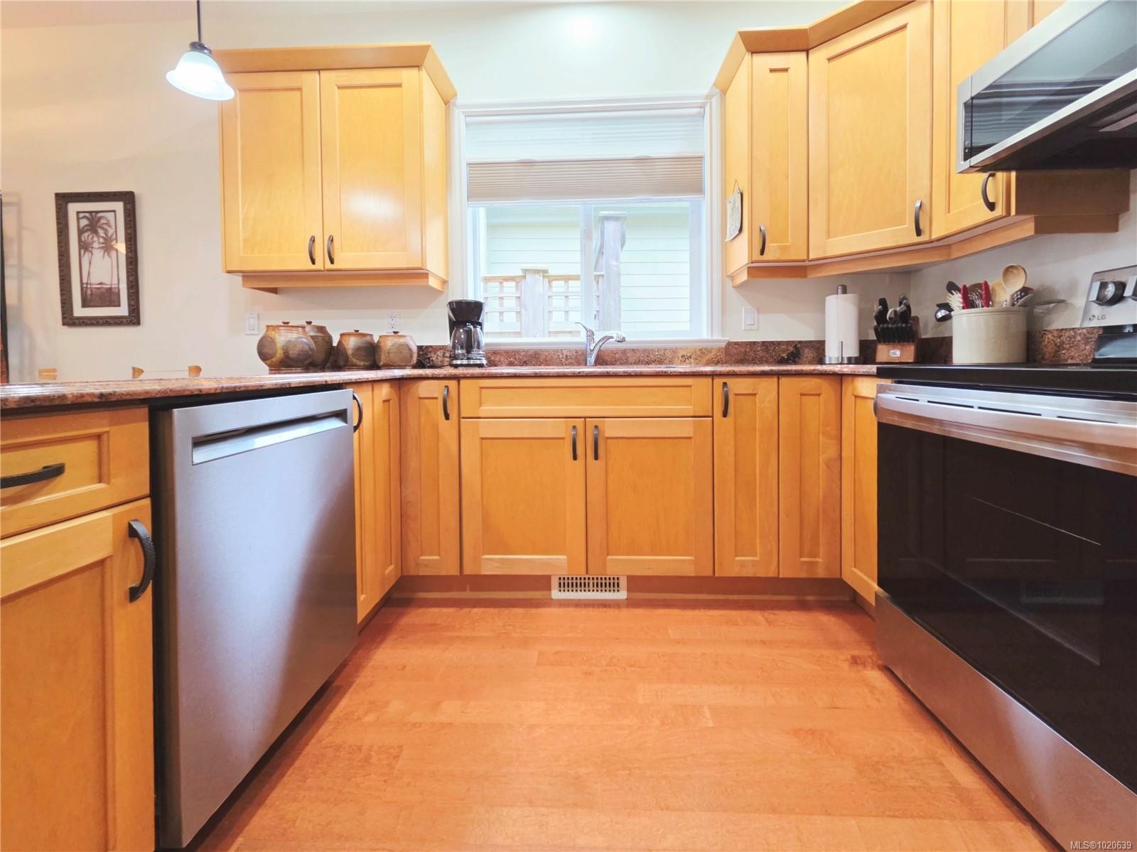 2040 Sussex Dr, Courtenay, BC