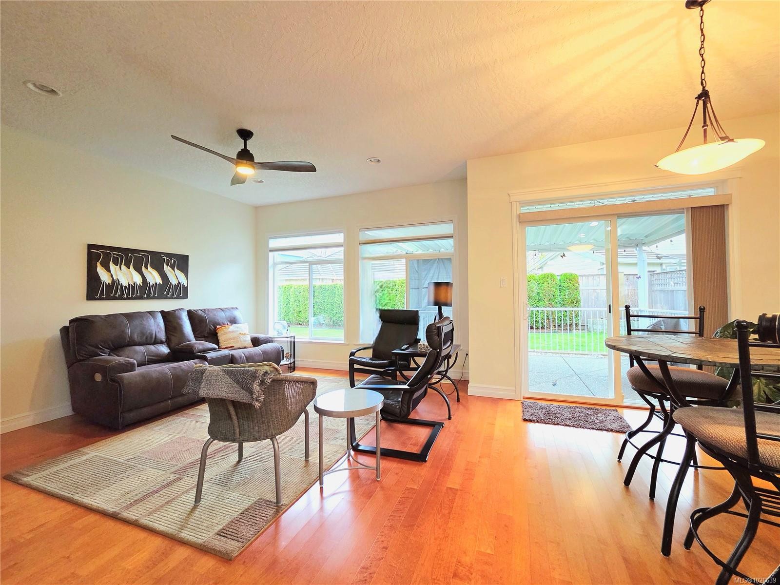 2040 Sussex Dr, Courtenay, BC