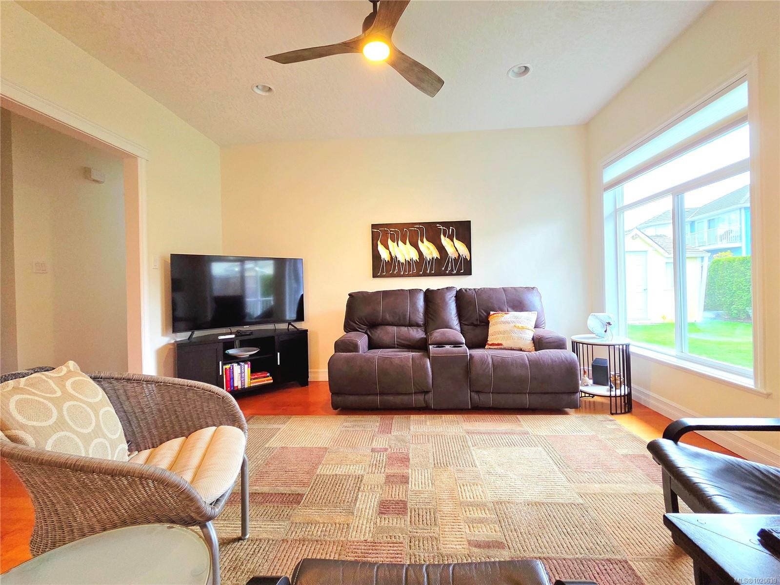 2040 Sussex Dr, Courtenay, BC