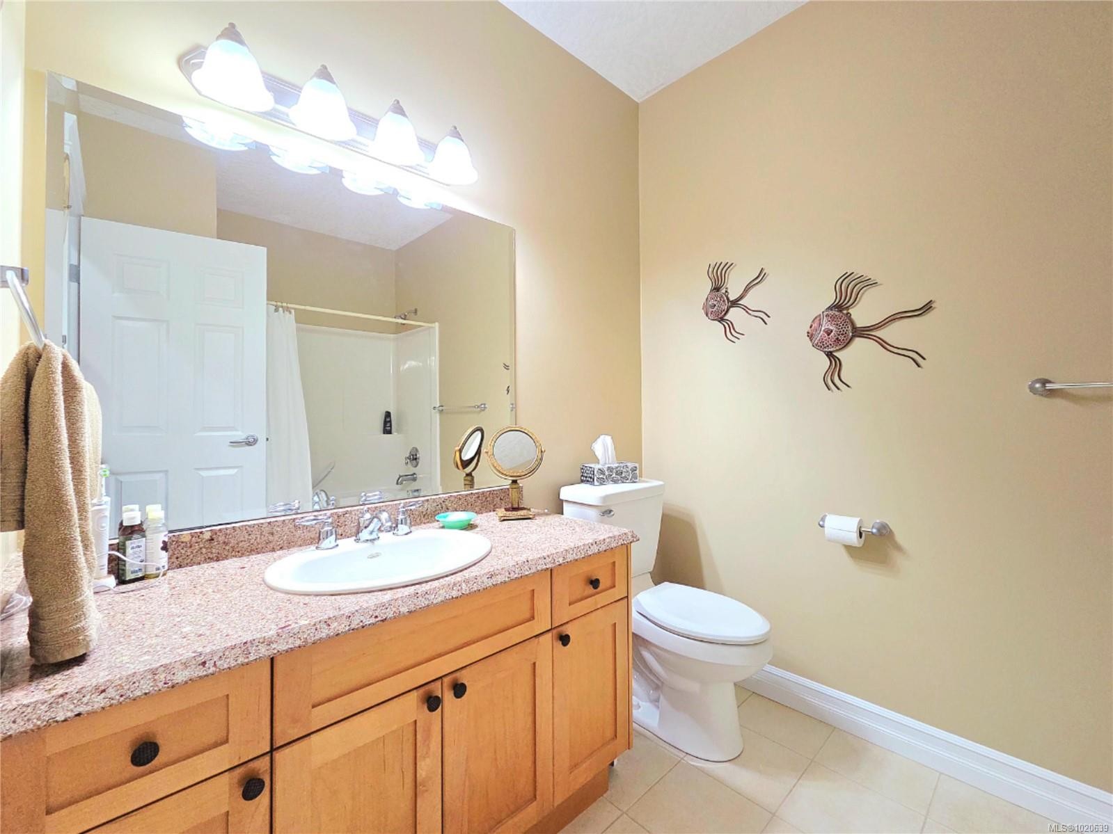 2040 Sussex Dr, Courtenay, BC