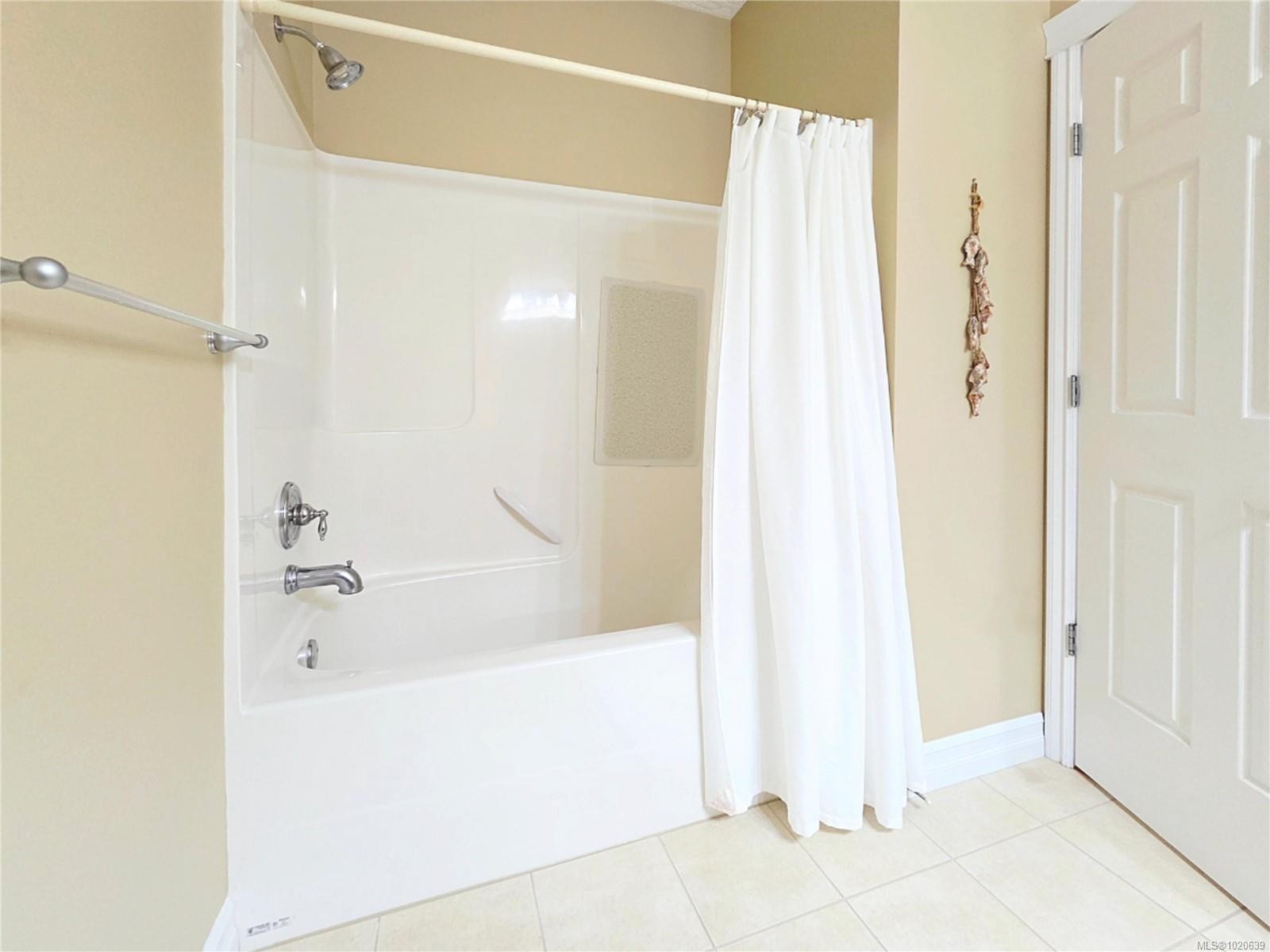 2040 Sussex Dr, Courtenay, BC