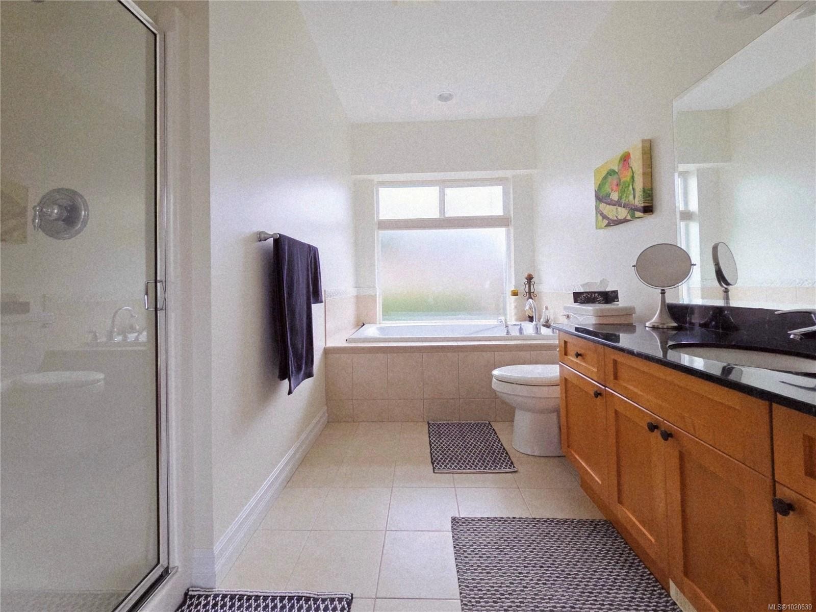 2040 Sussex Dr, Courtenay, BC