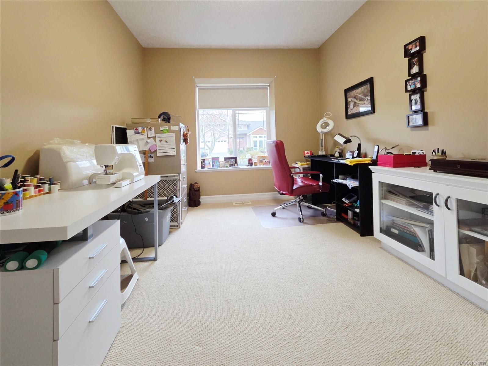 2040 Sussex Dr, Courtenay, BC