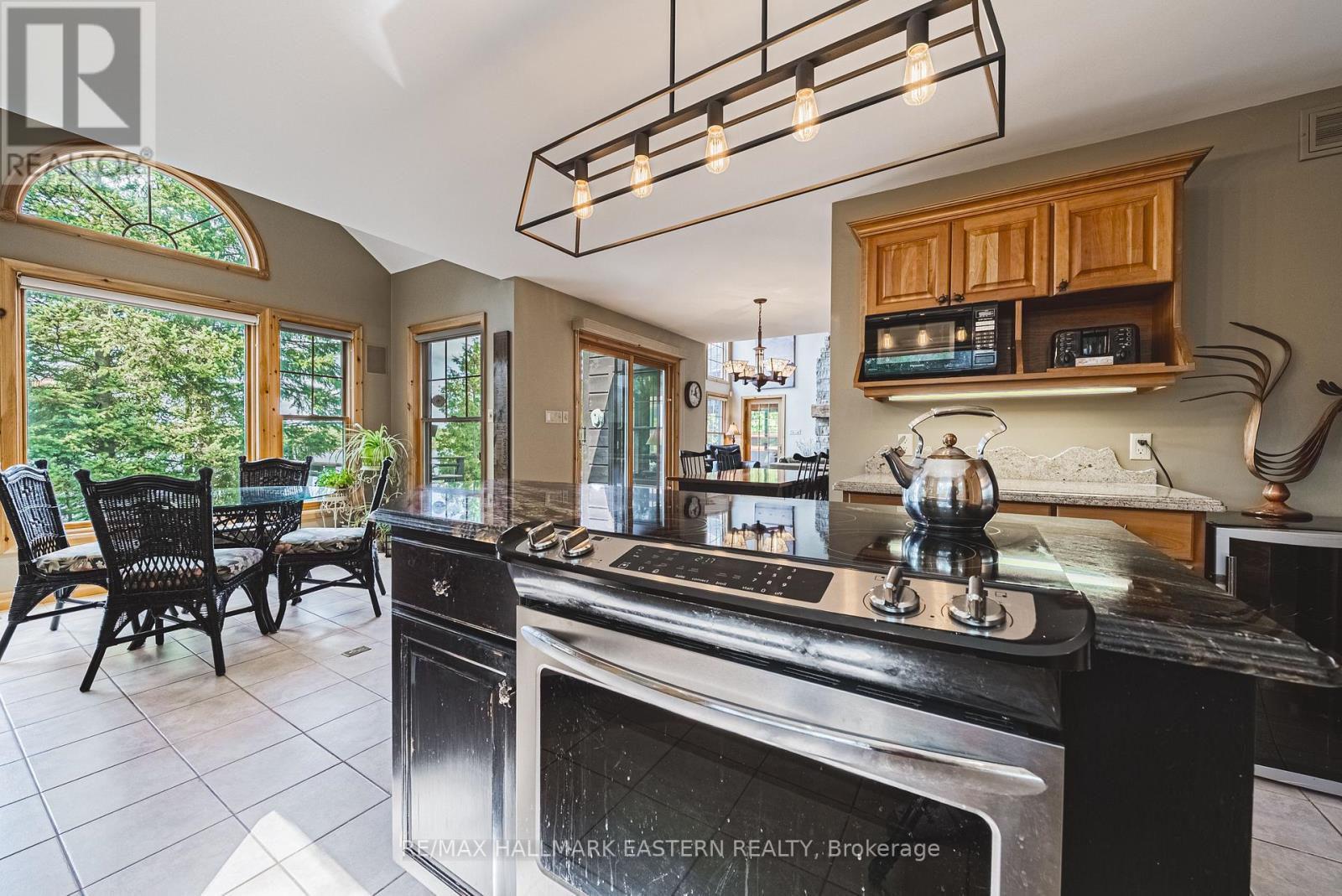 538 Rishor Avenue, Douro-Dummer, ON - Indoor Photo Showing Kitchen