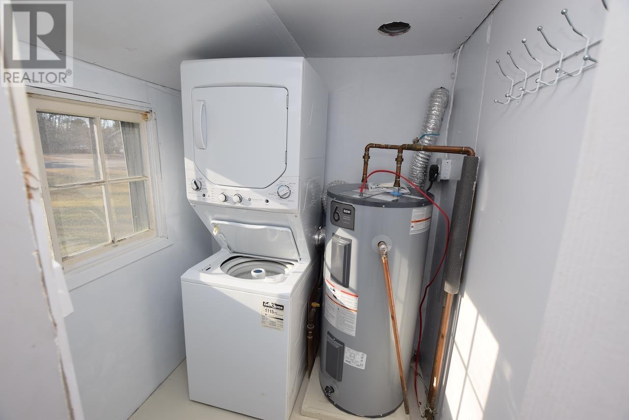 23 Main St, Iron Bridge, ON - Indoor Photo Showing Laundry Room