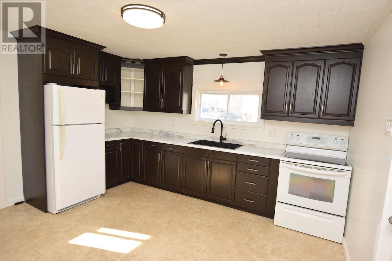 23 Main St, Iron Bridge, ON - Indoor Photo Showing Kitchen